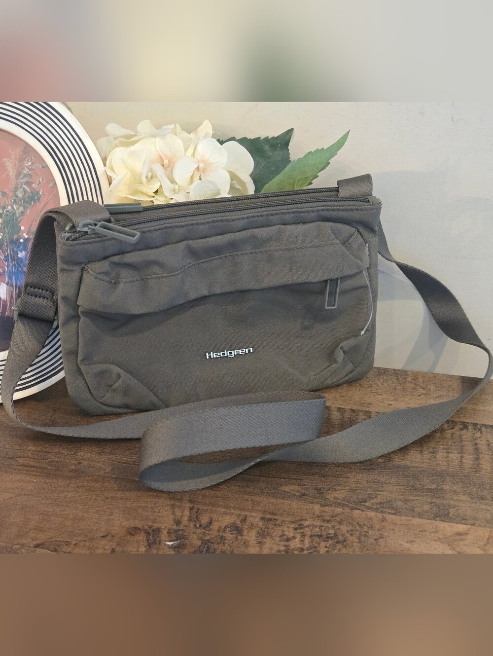 Hedgren Women's Olive Shoulder Bag New Without Tags